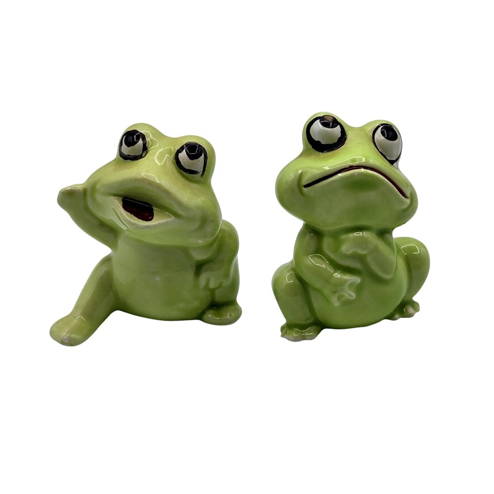 Vintage Frog Salt & Pepper Shakers Ceramic Green Set of 2 Taiwan ROC Cute Kitsch